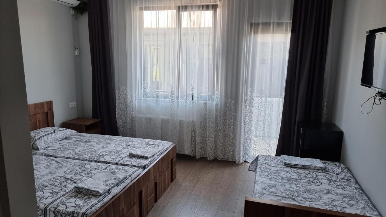 French Hotel Kobuleti Εξωτερικό φωτογραφία